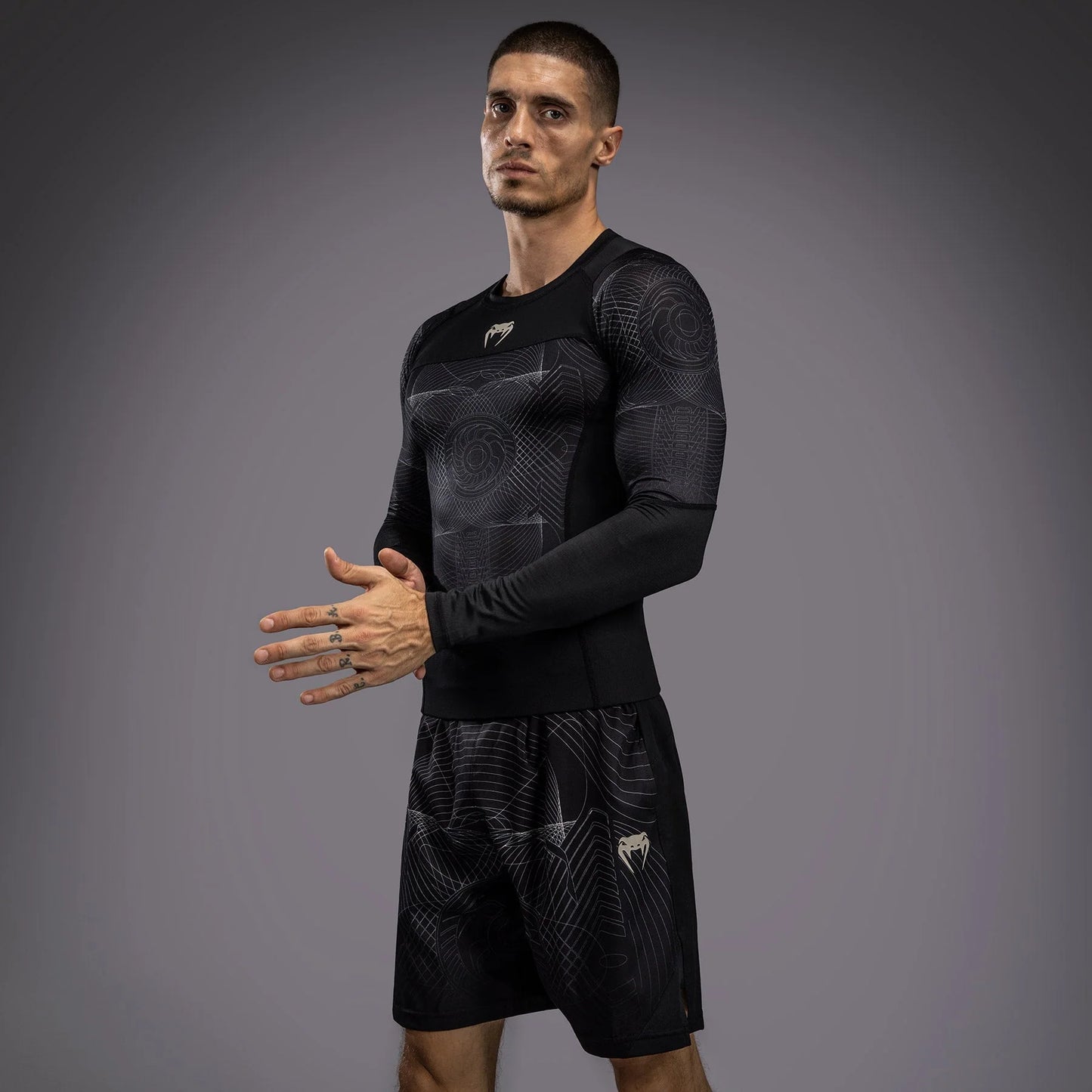 Camiseta de manga larga para hombre - Negro intenso/Arena desértica Venum G-Fit Air