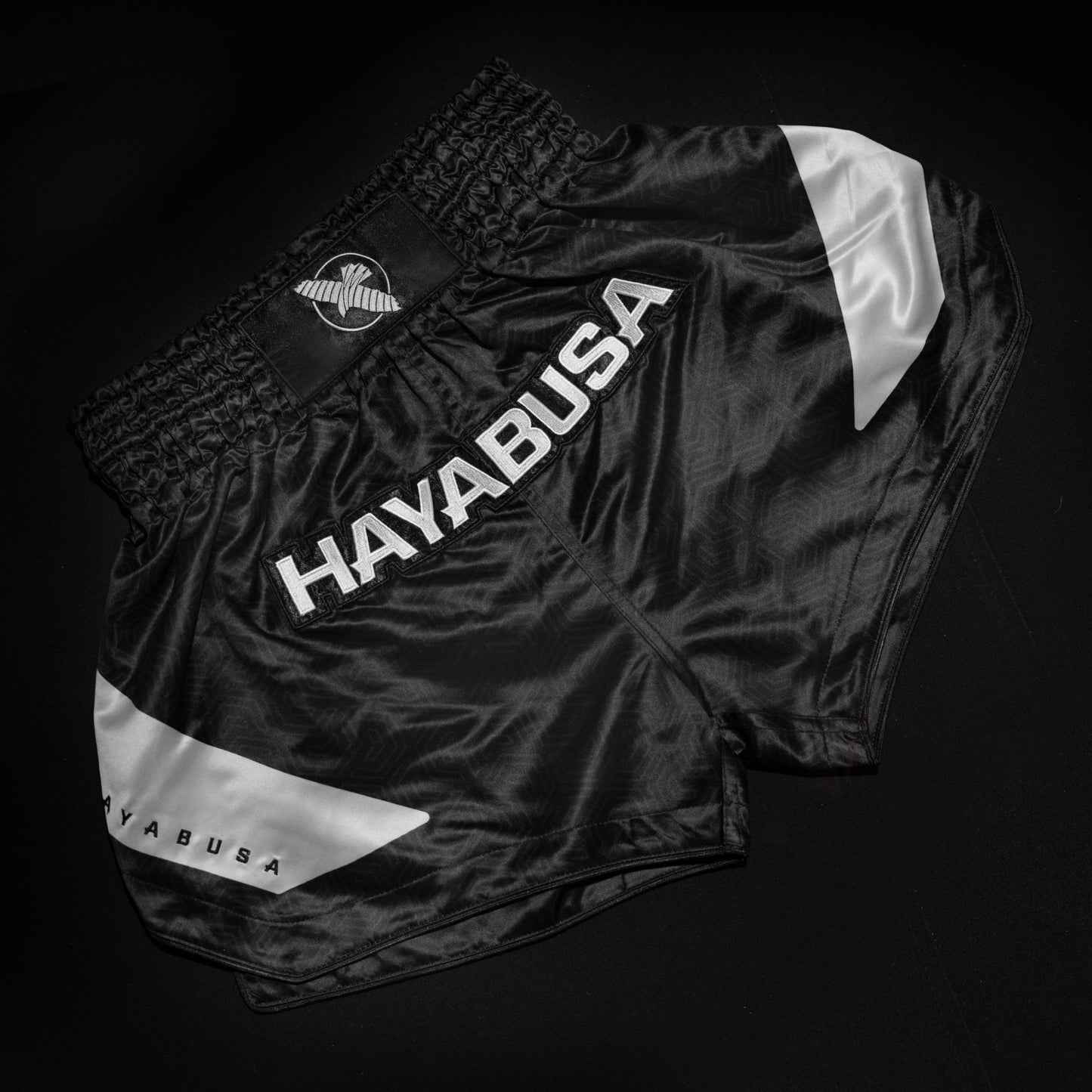 Pantalones cortos de muay thai Hayabusa Core