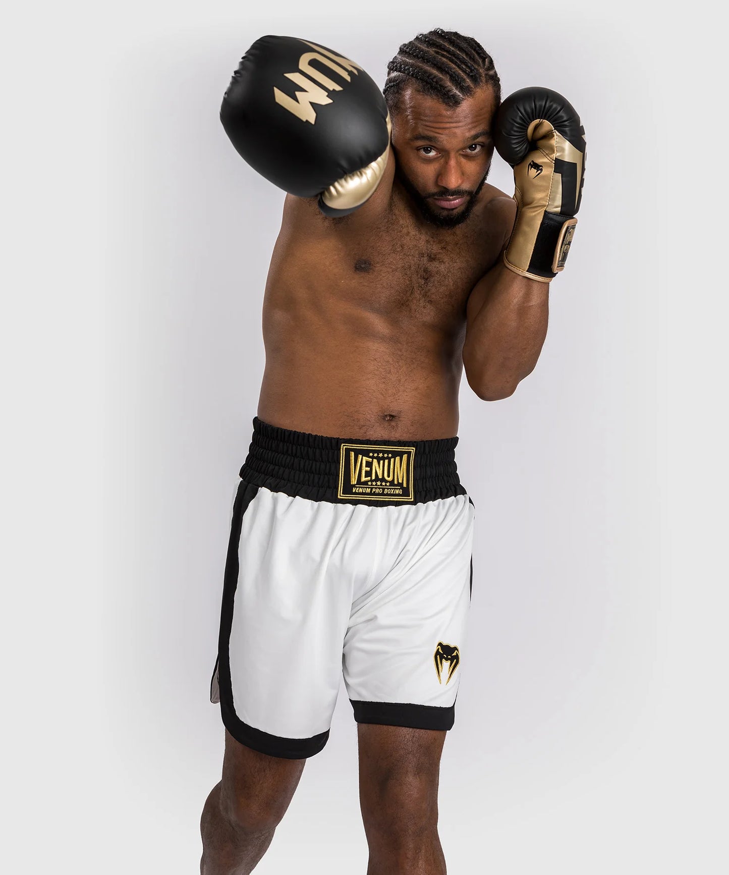 Pantalones cortos de boxeo Venum Classic, color blanco y negro