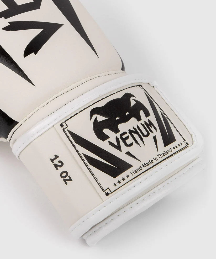 Guantes de boxeo Venum Elite, color blanco y negro