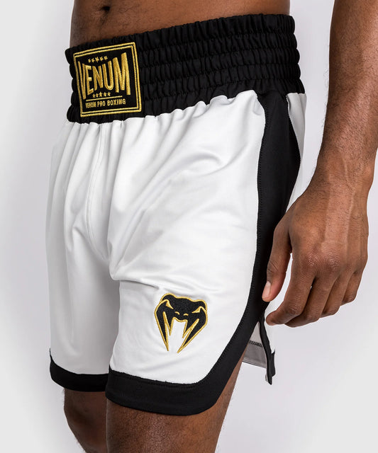 Pantalones cortos de boxeo Venum Classic, color blanco y negro