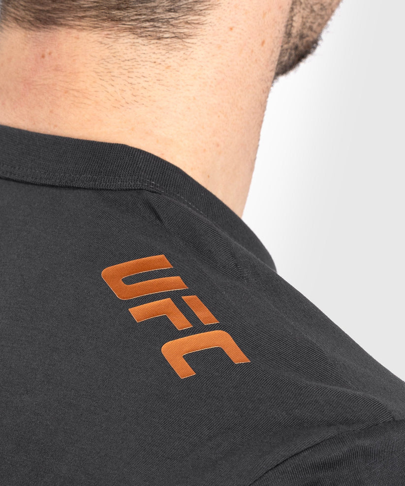UFC Adrenaline By Venum Fight Week Camiseta de Manga Corta para Hombre - Gris Antracita