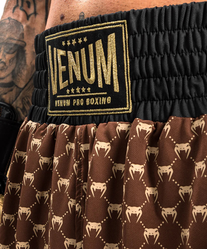 Pantalones cortos de boxeo Venum Monogram - Negro/Marrón