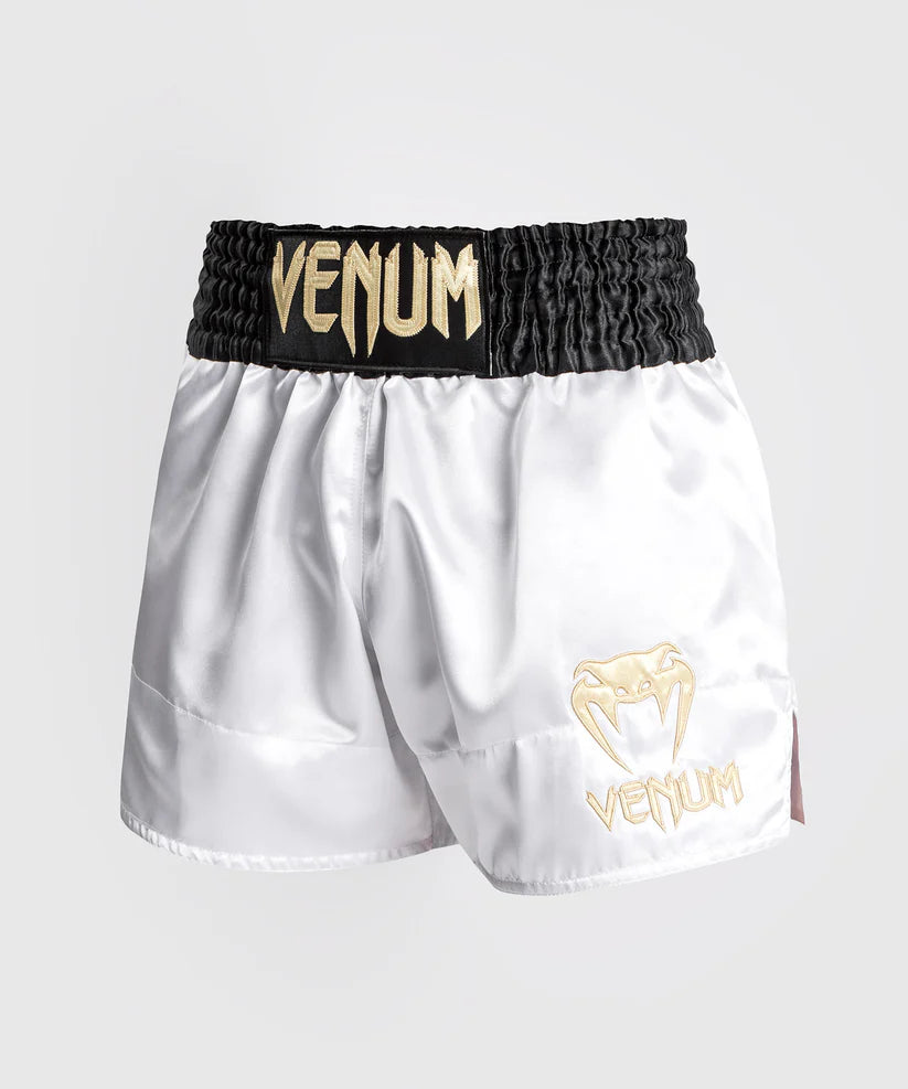 Pantalón corto de muay thai Venum Classic, blanco, dorado y negro