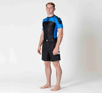 Rashguard azul clasificado por la competencia
