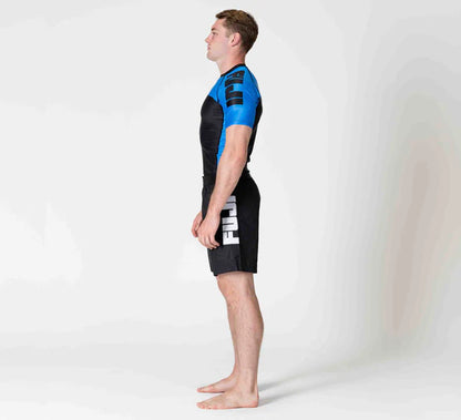 Rashguard azul clasificado por la competencia