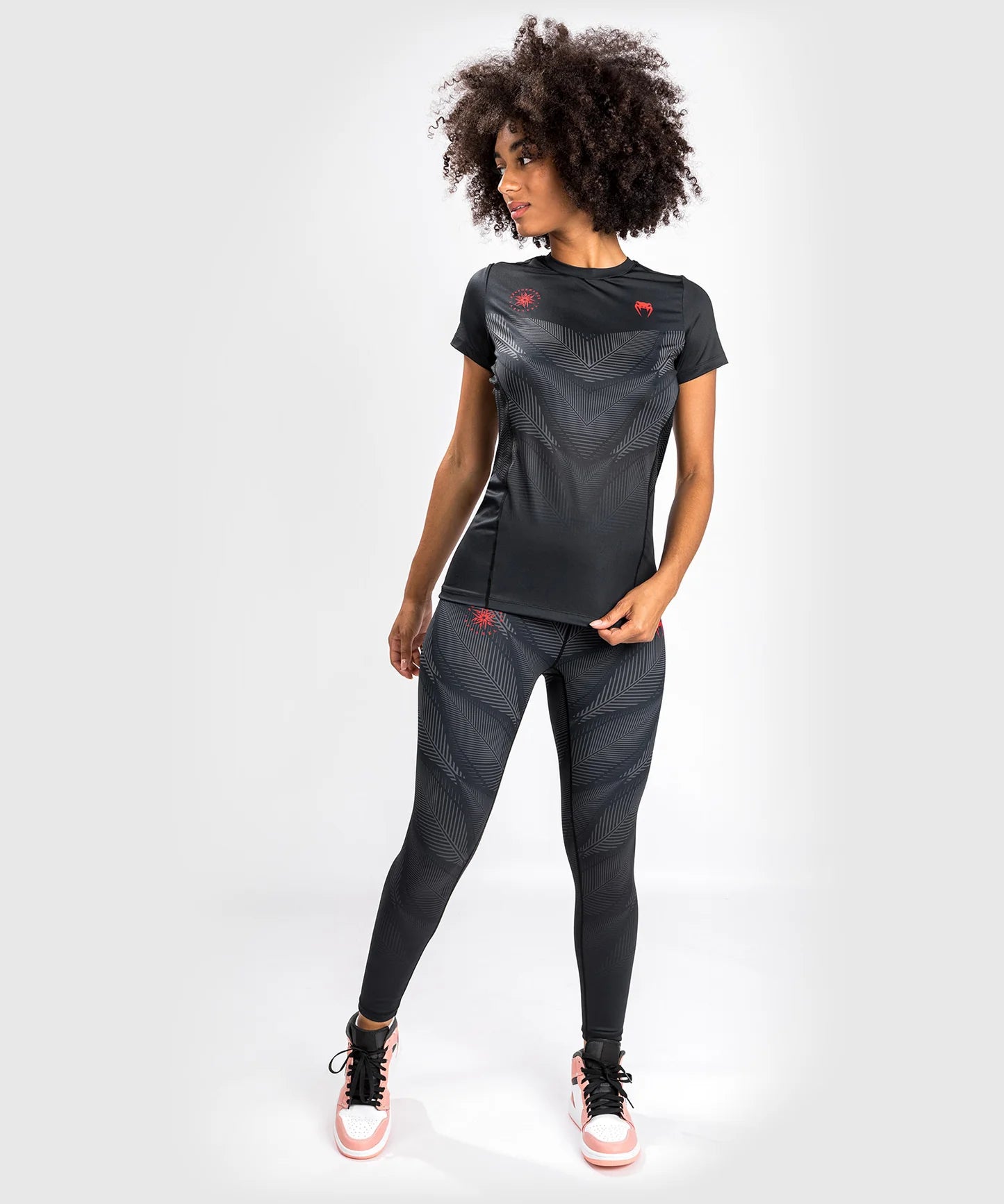 Camiseta Venum Phantom Dry Tech - Para Mujeres - Negro/Rojo