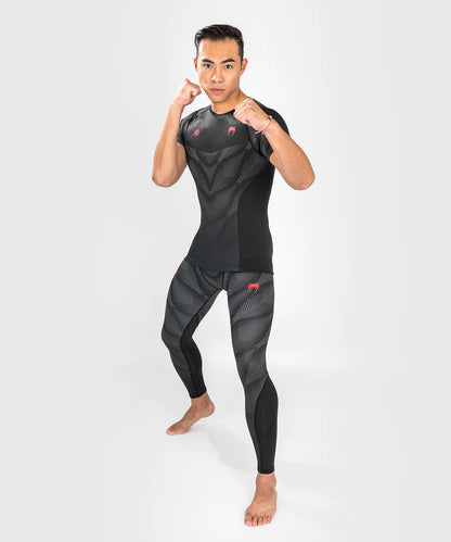 Venum Phantom Rashguard Mangas Cortas - Negro/Rojo