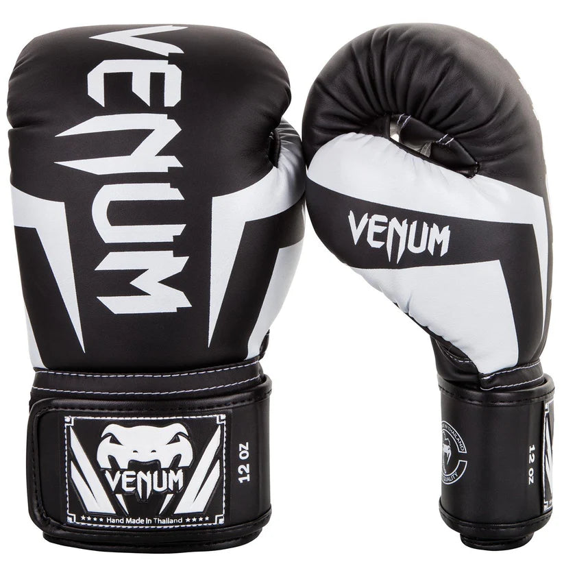 Guantes de boxeo Venum Elite, color negro y blanco