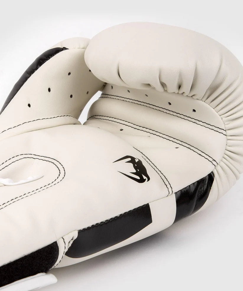 Guantes de boxeo Venum Elite, color blanco y negro