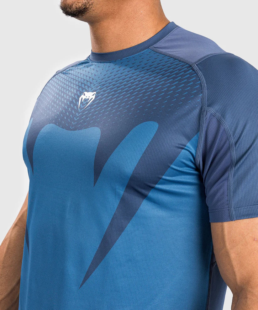 Camiseta Dry-Tech Venum Attack para hombre - Azul marino